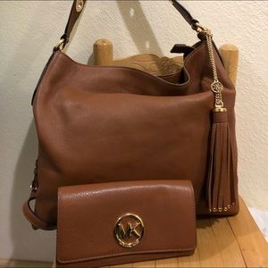 Michael Kors Purse with wallet and dust bag